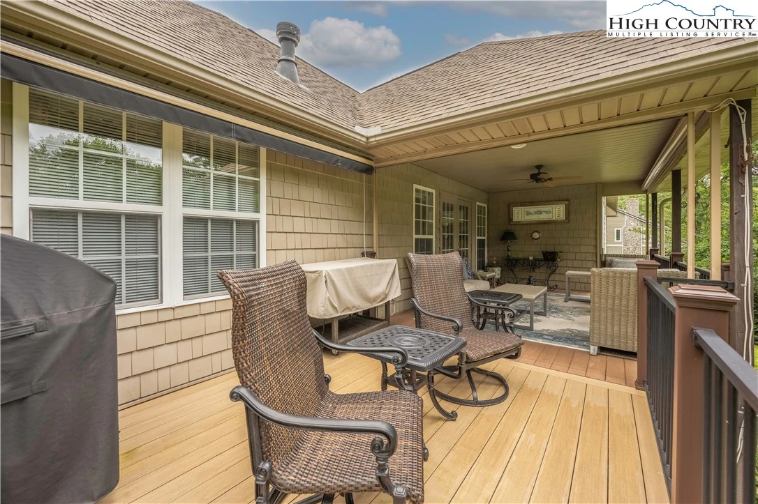 Image number 20 for the current listing