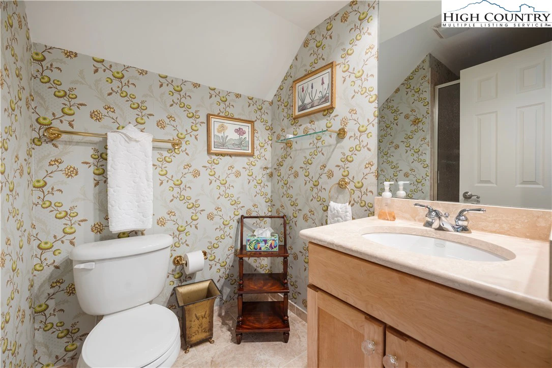 Image number 18 for the current listing