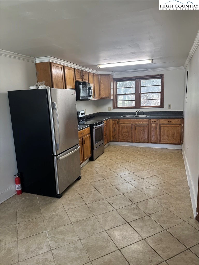 Image number 6 for the current listing