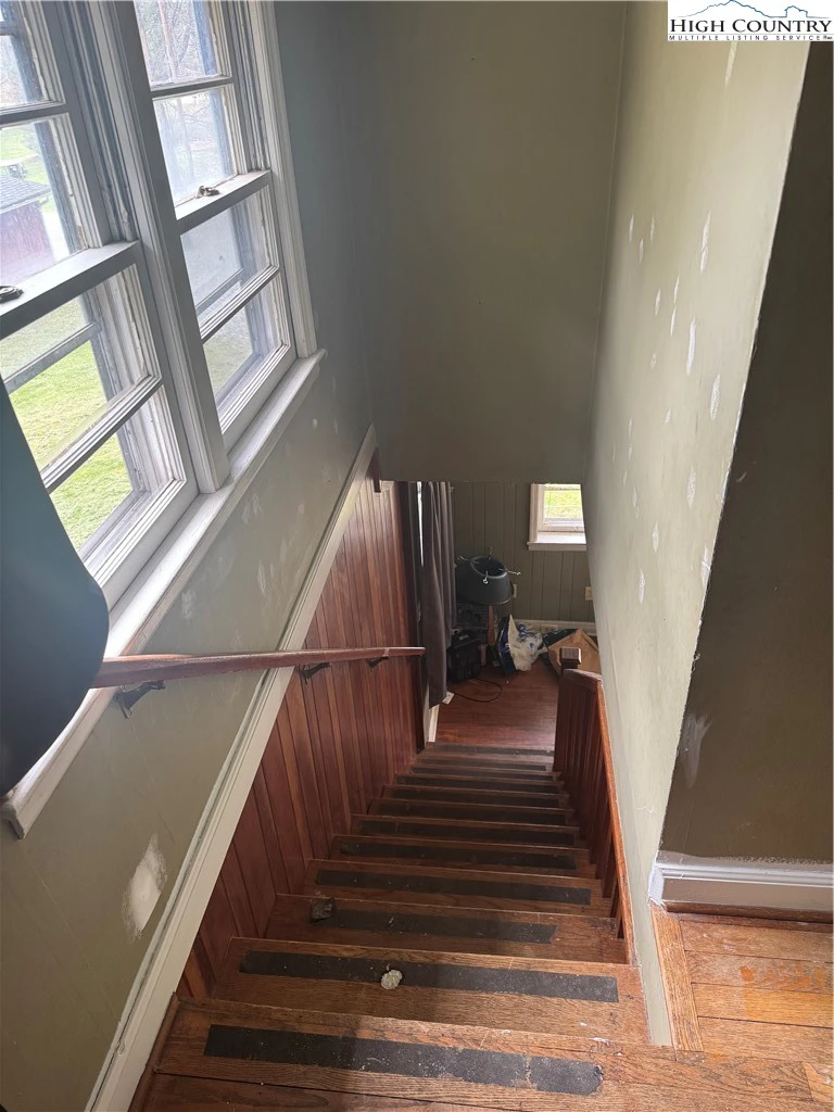Image number 9 for the current listing