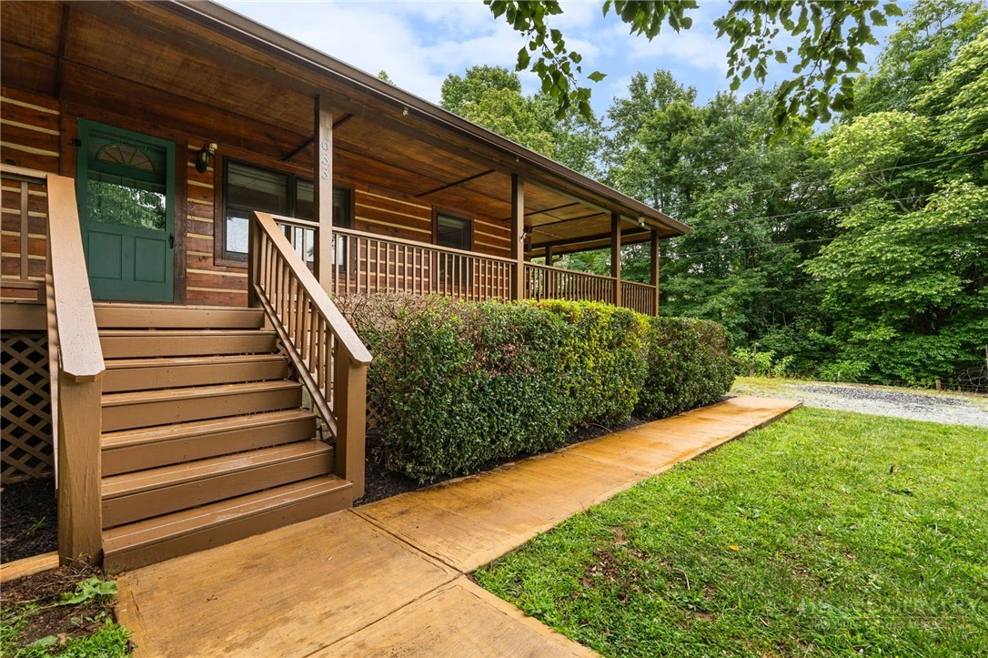 Image number 3 for the current listing