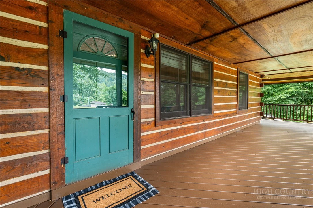 Image number 4 for the current listing