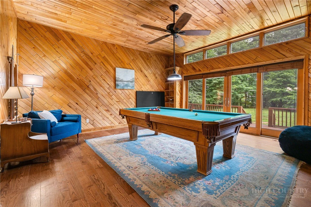 Image number 13 for the current listing