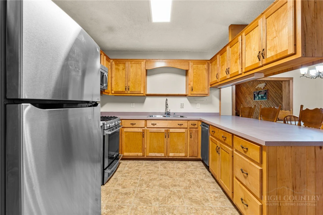 Image number 11 for the current listing