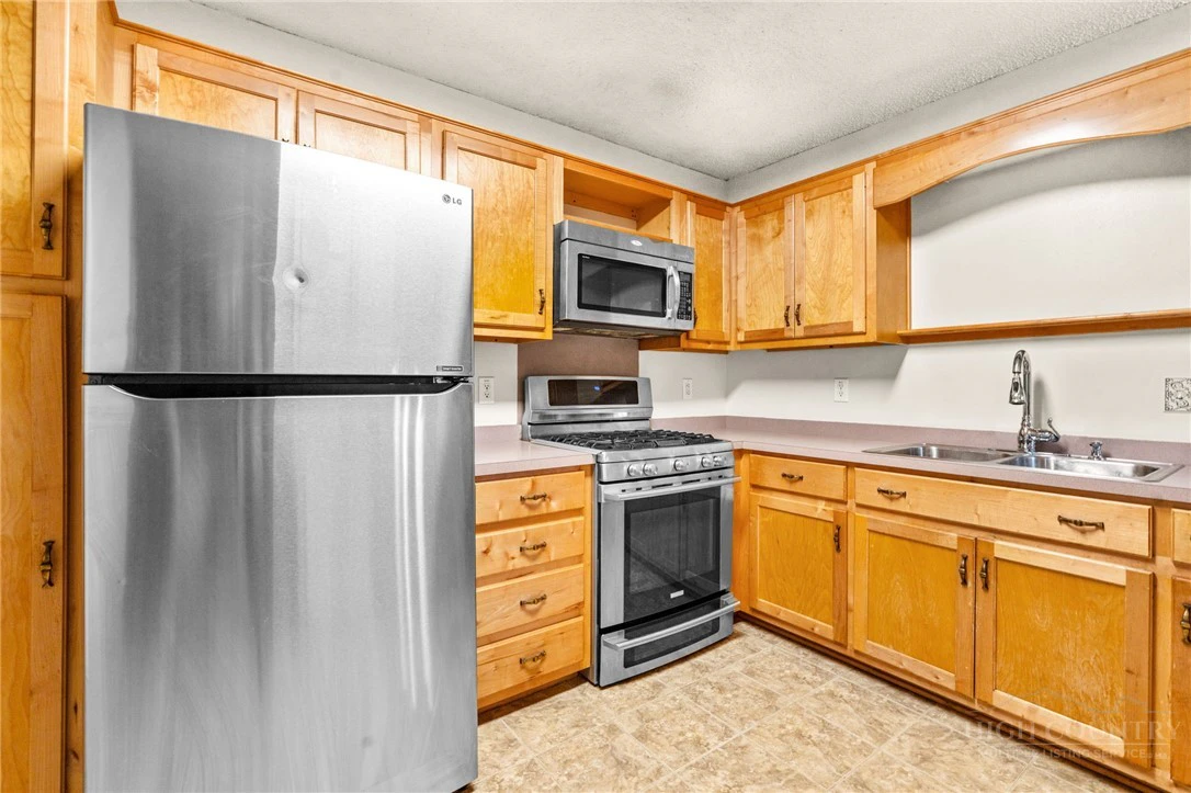 Image number 12 for the current listing