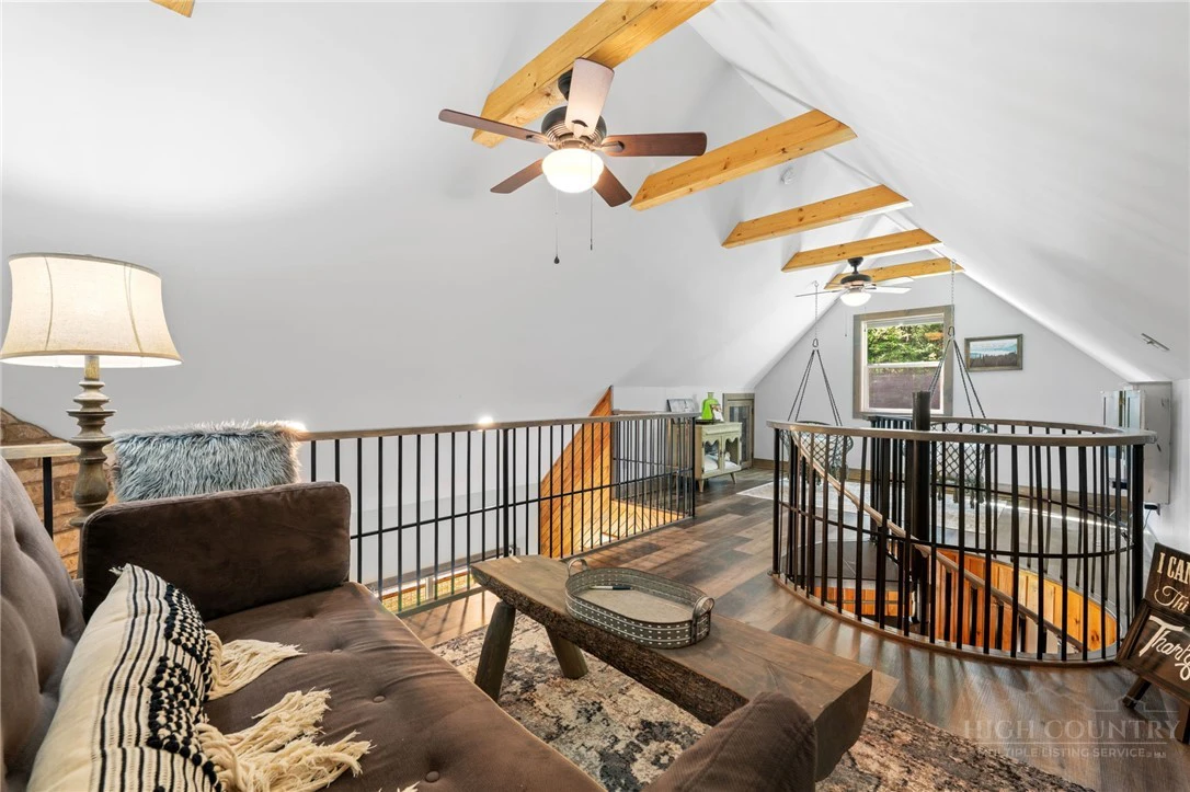 Image number 5 for the current listing