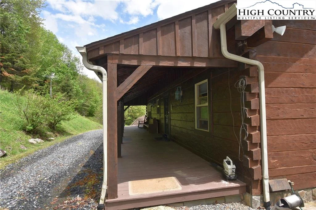 Image number 8 for the current listing