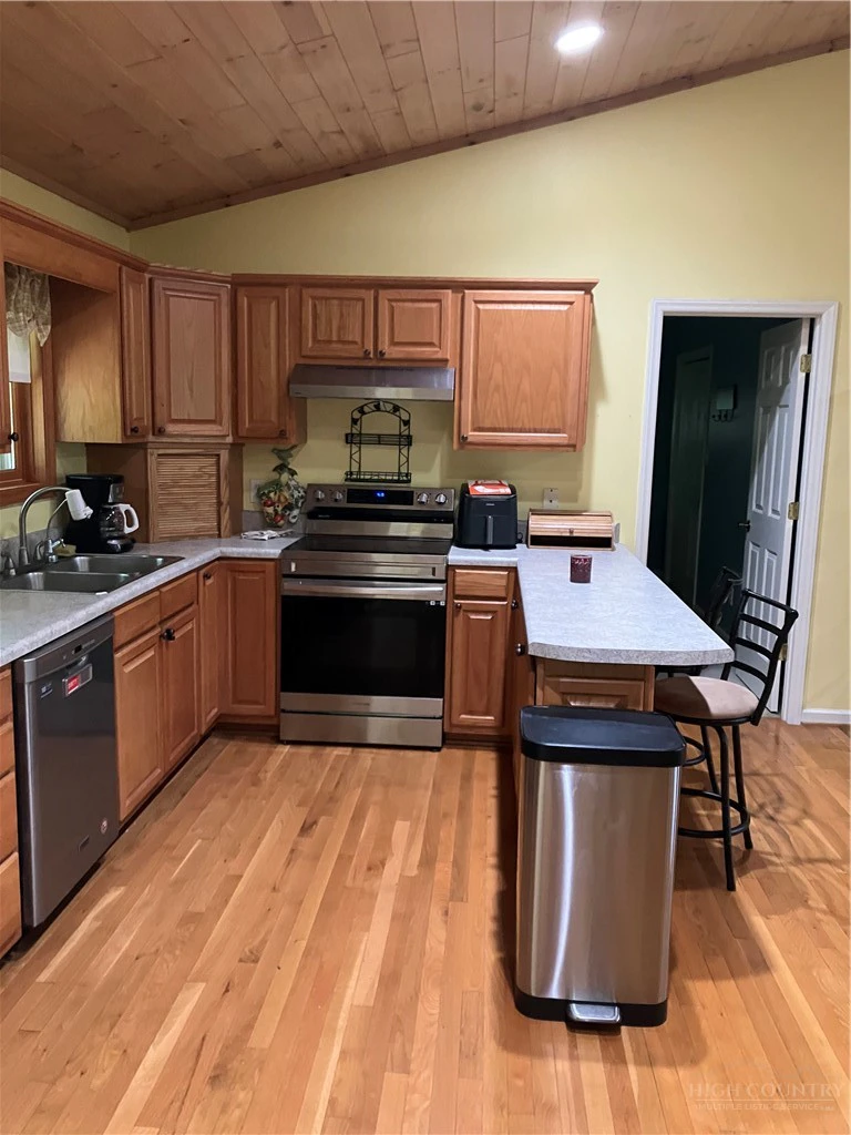 Image number 4 for the current listing