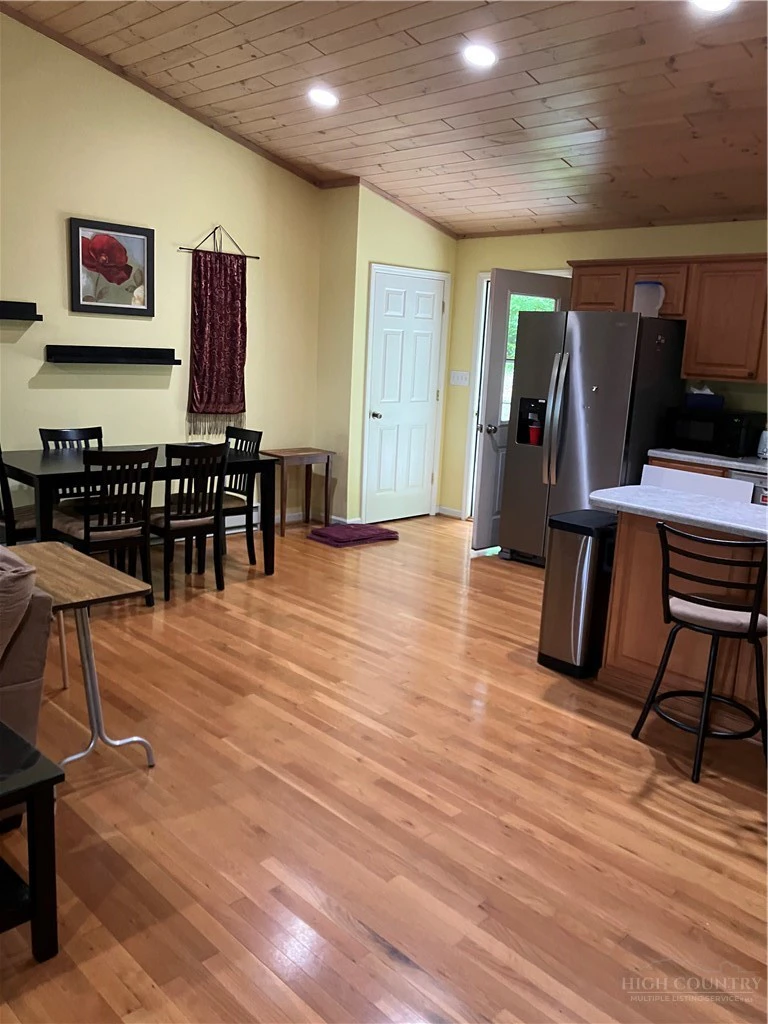 Image number 5 for the current listing