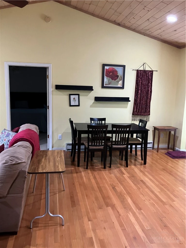 Image number 6 for the current listing