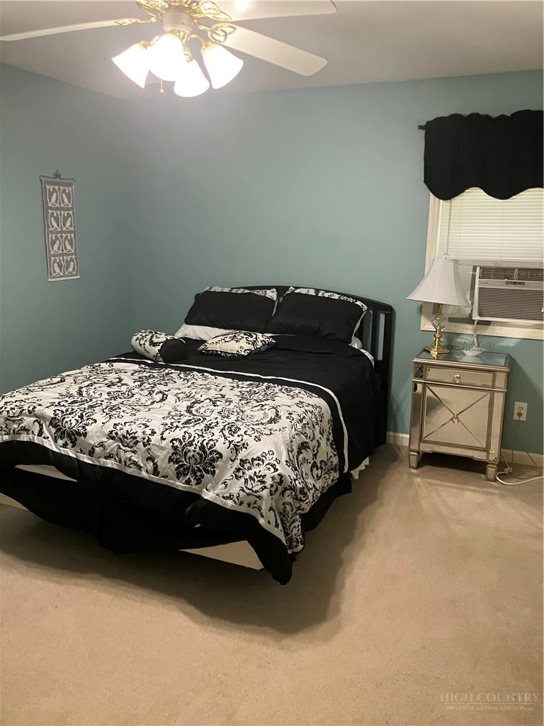 Image number 15 for the current listing