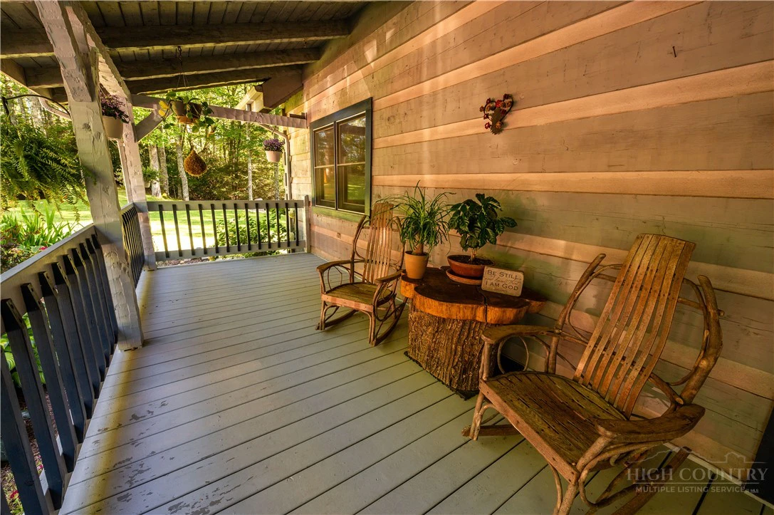 Image number 9 for the current listing
