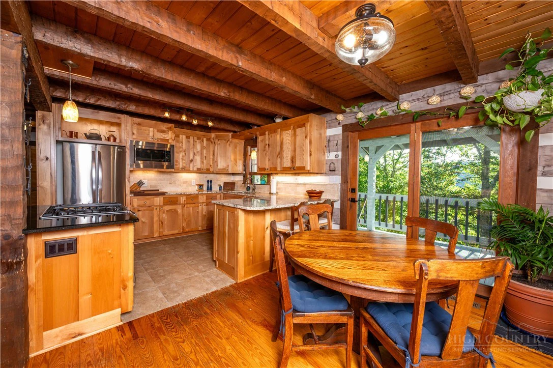 Image number 16 for the current listing