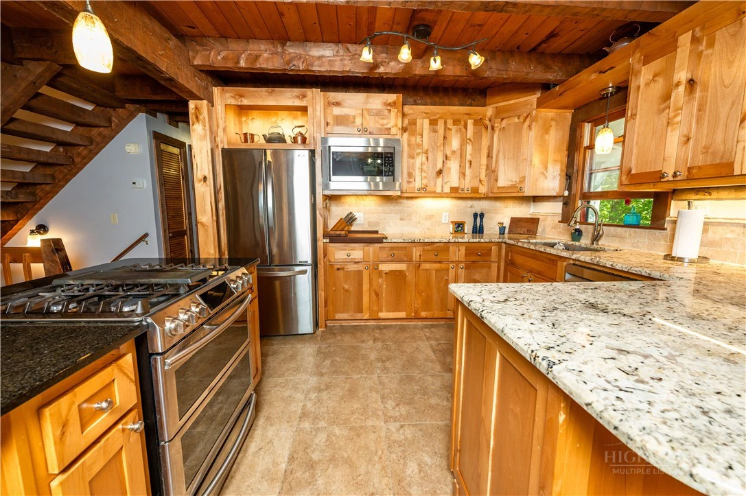 Image number 17 for the current listing