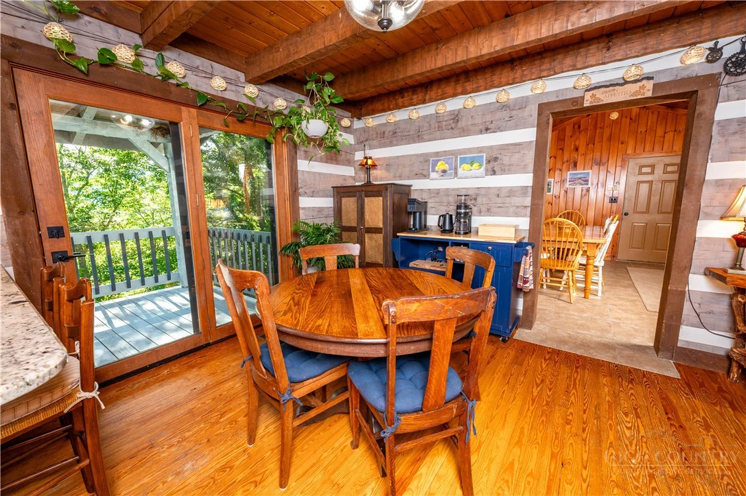 Image number 18 for the current listing