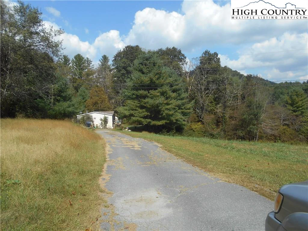 Image number 8 for the current listing