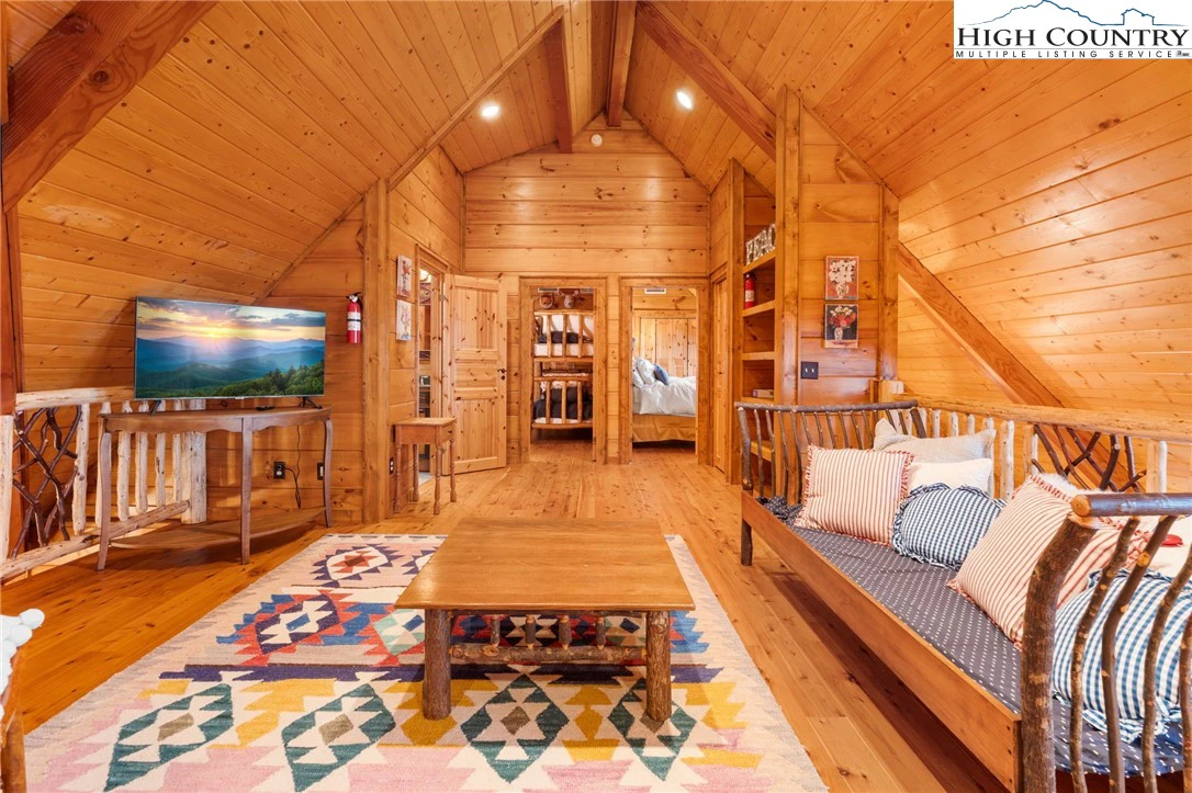 Image number 8 for the current listing