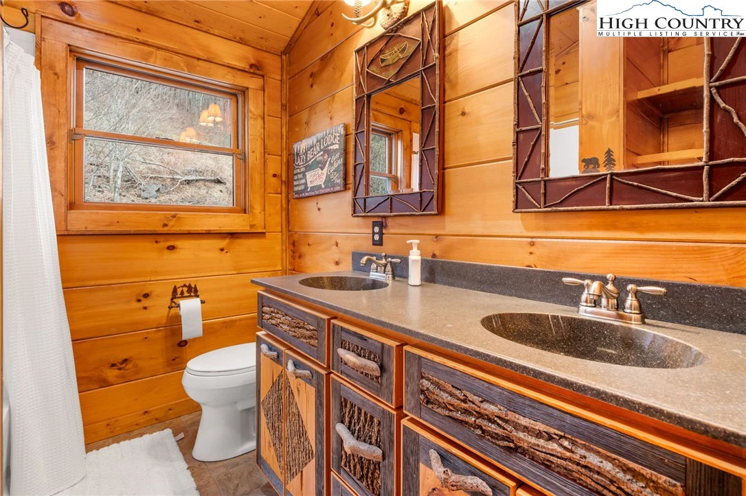 Image number 11 for the current listing