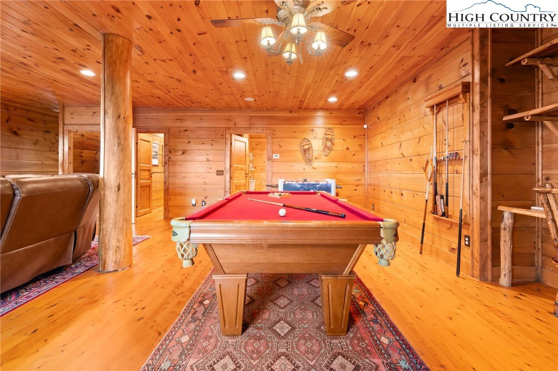 Image number 16 for the current listing
