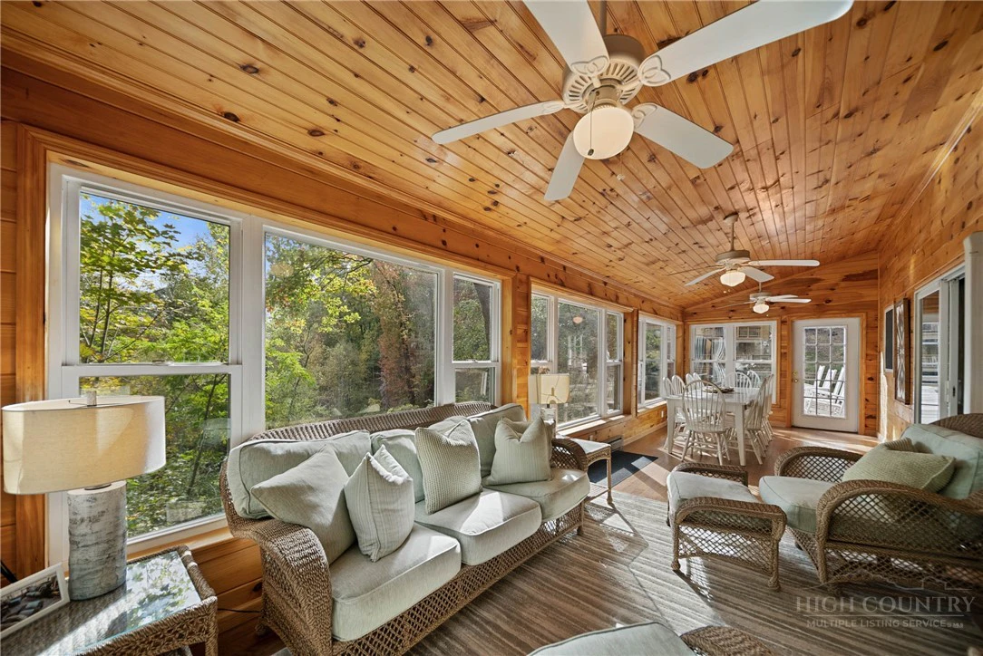 Image number 10 for the current listing