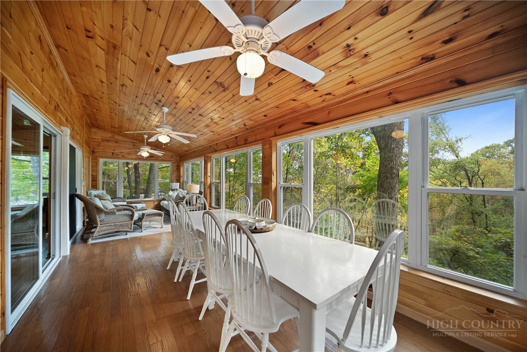 Image number 12 for the current listing