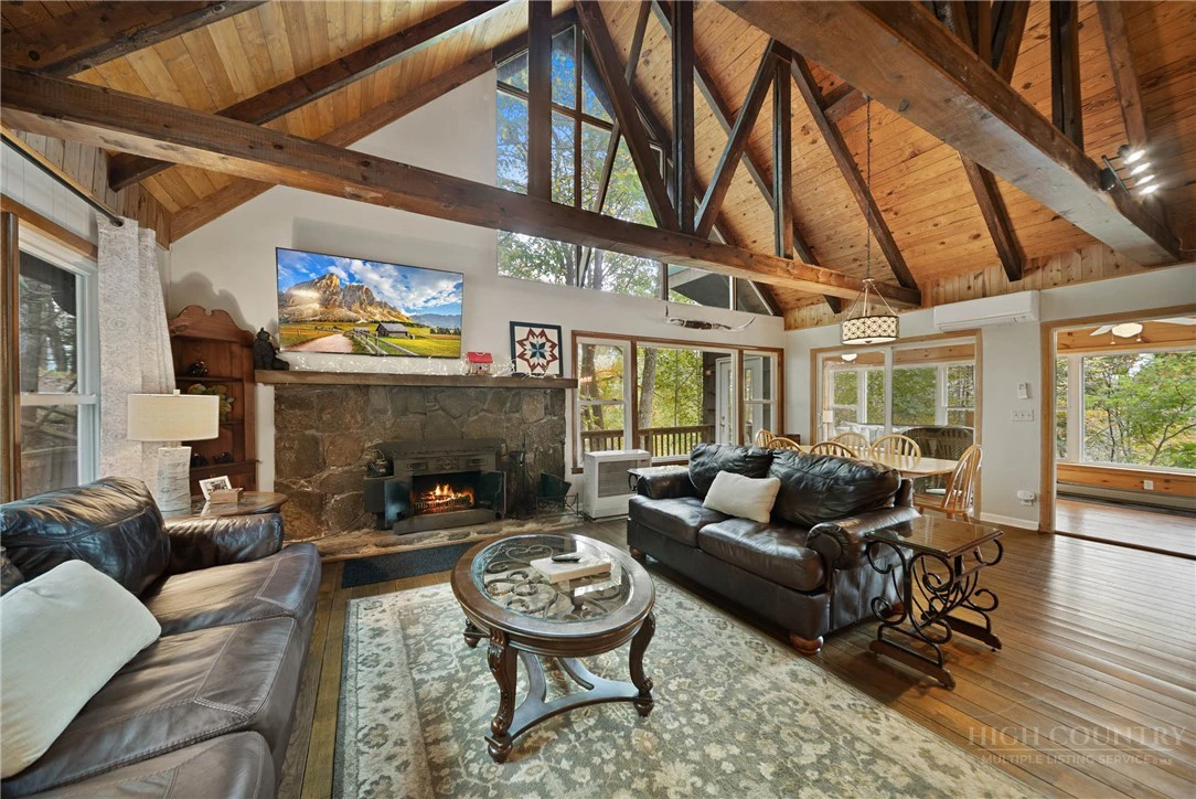 Image number 3 for the current listing