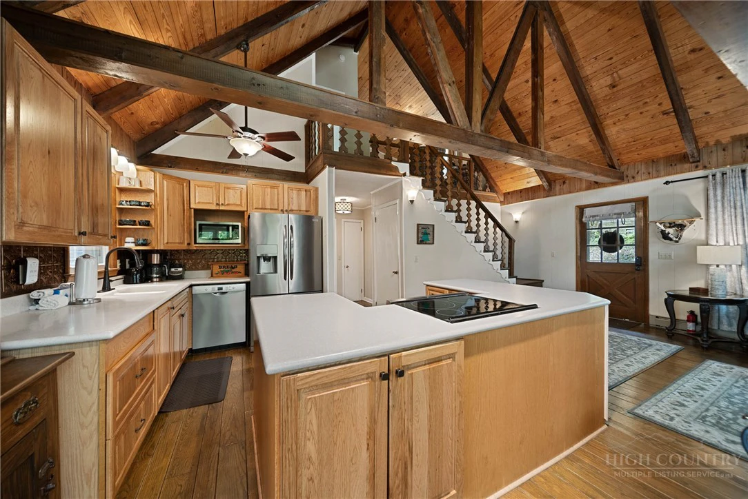Image number 6 for the current listing