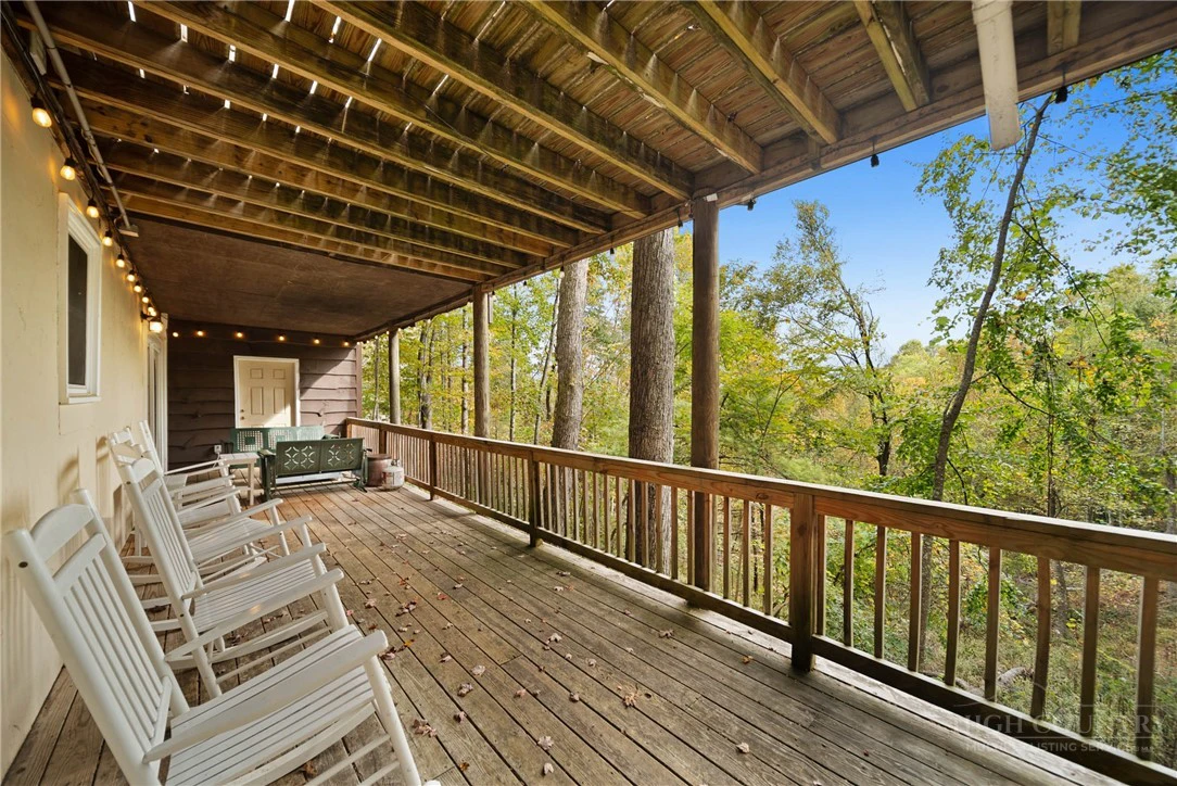 Image number 31 for the current listing