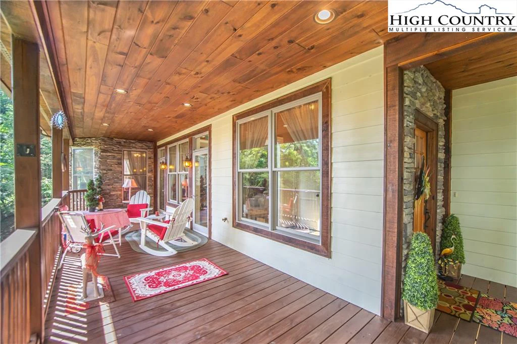 Image number 10 for the current listing