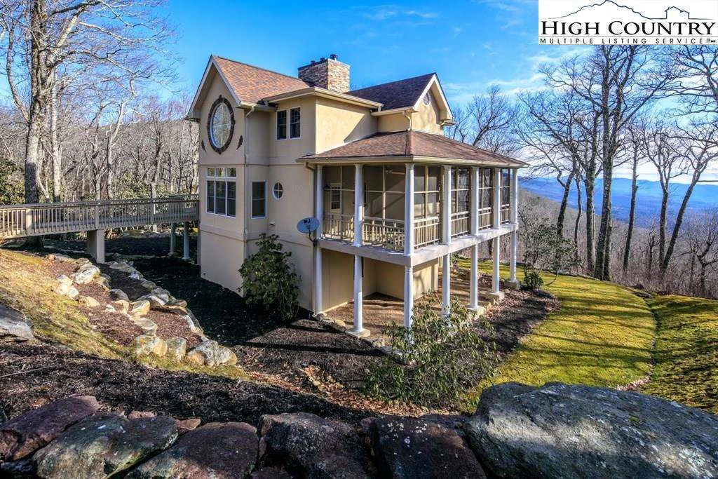 Image number 1 for the current listing