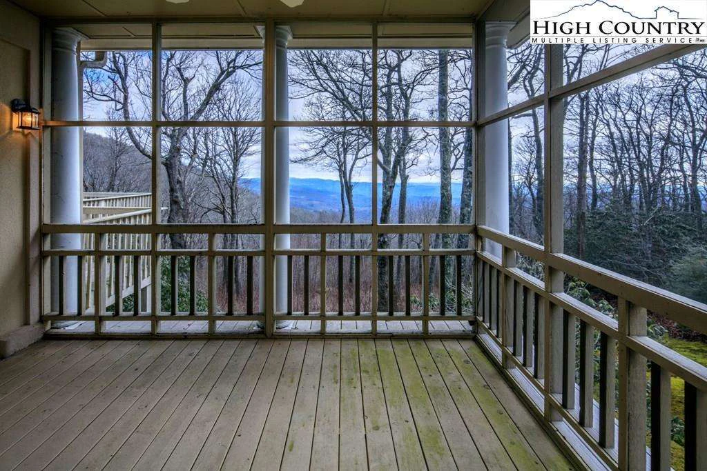Image number 15 for the current listing