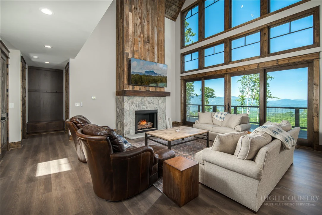 Image number 10 for the current listing