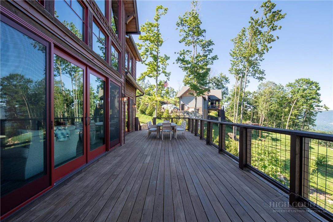 Image number 12 for the current listing