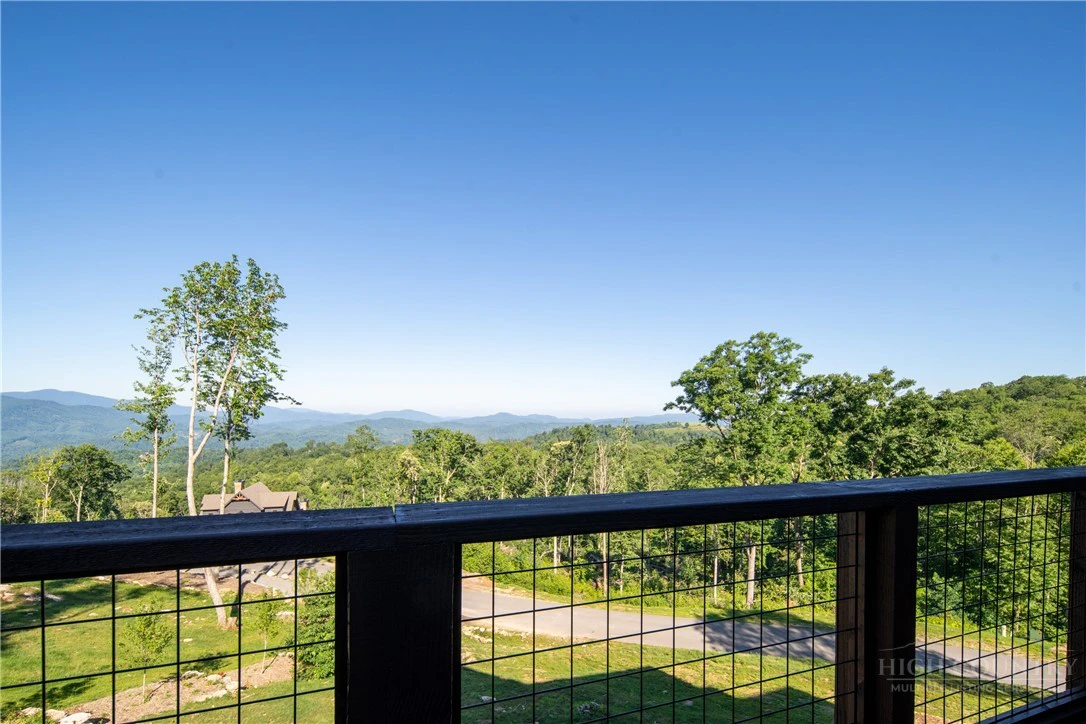 Image number 13 for the current listing