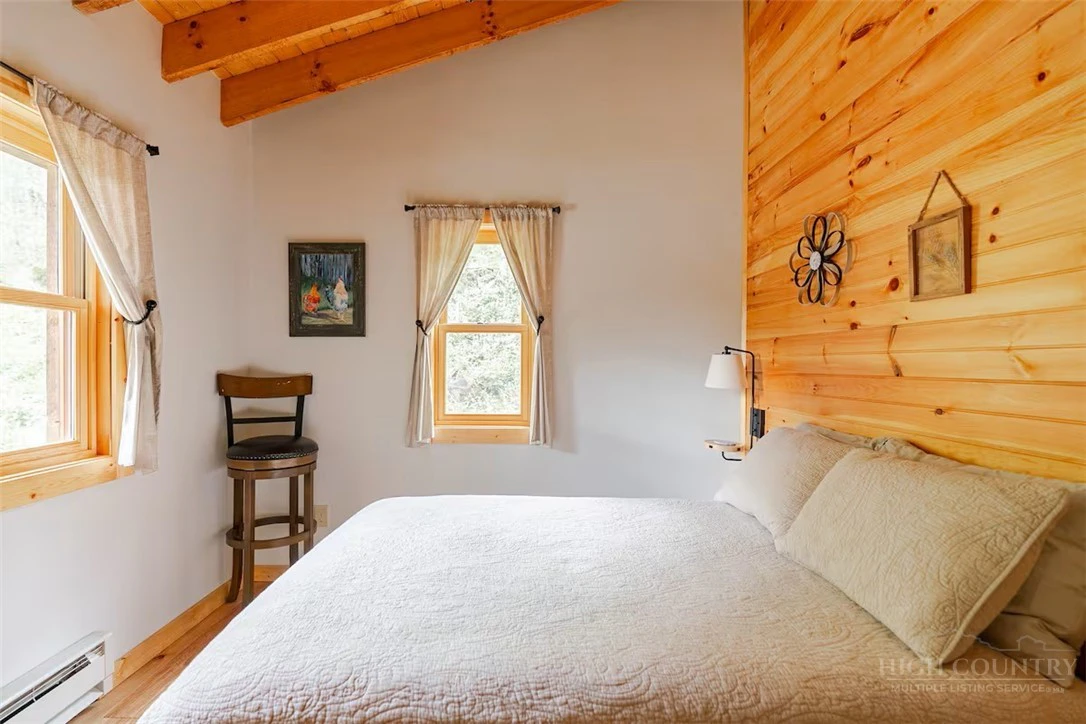 Image number 9 for the current listing
