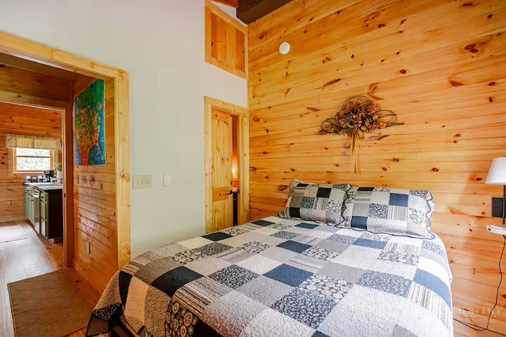 Image number 11 for the current listing
