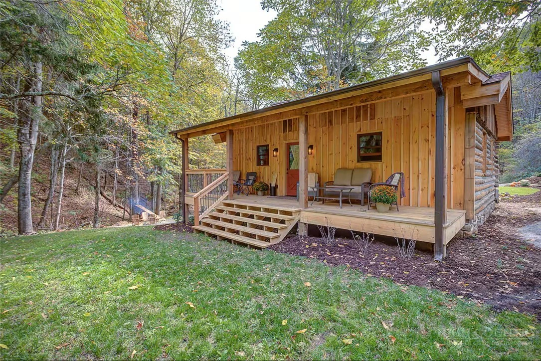 Image number 19 for the current listing
