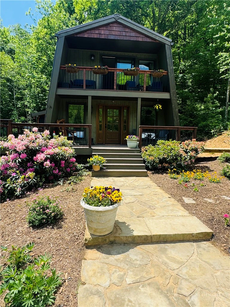 Image number 1 for the current listing
