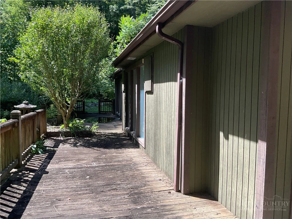 Image number 2 for the current listing