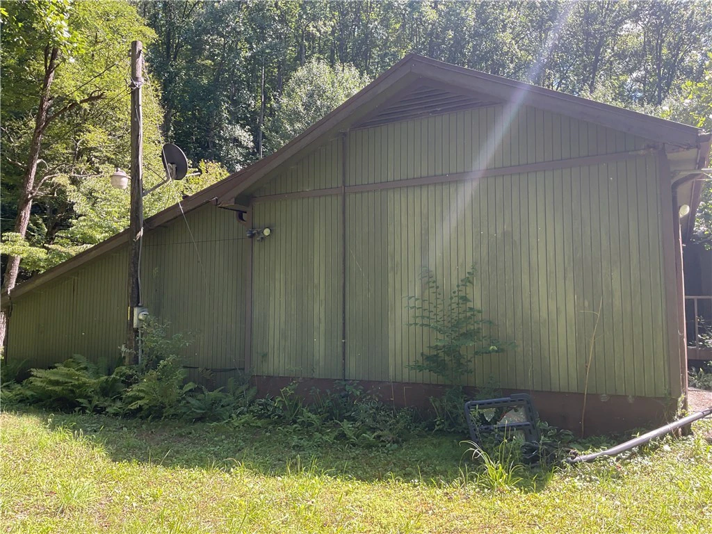 Image number 21 for the current listing