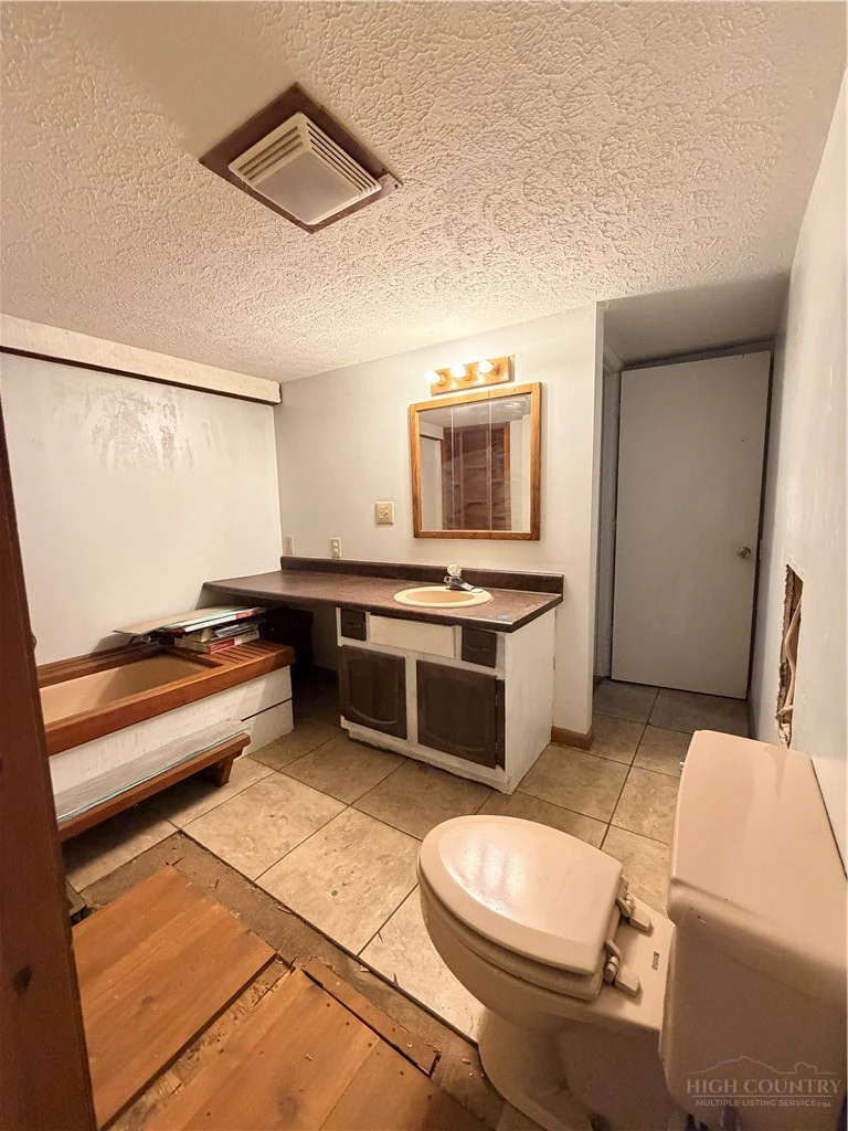 Image number 9 for the current listing