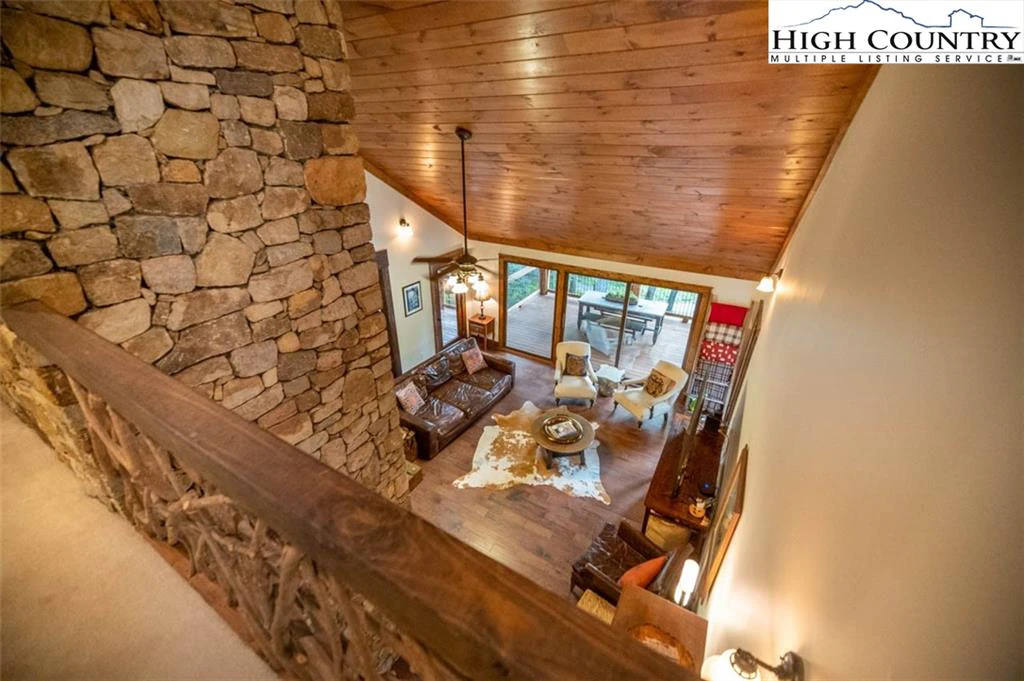 Image number 12 for the current listing