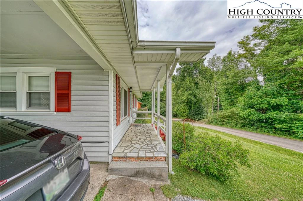 Image number 12 for the current listing