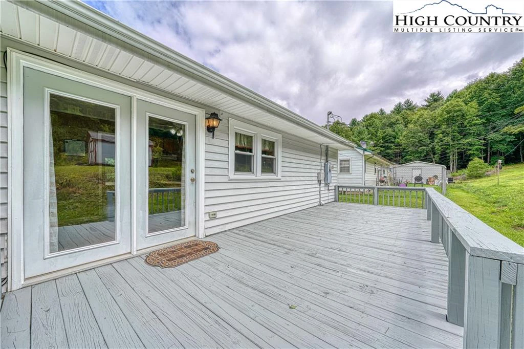 Image number 14 for the current listing