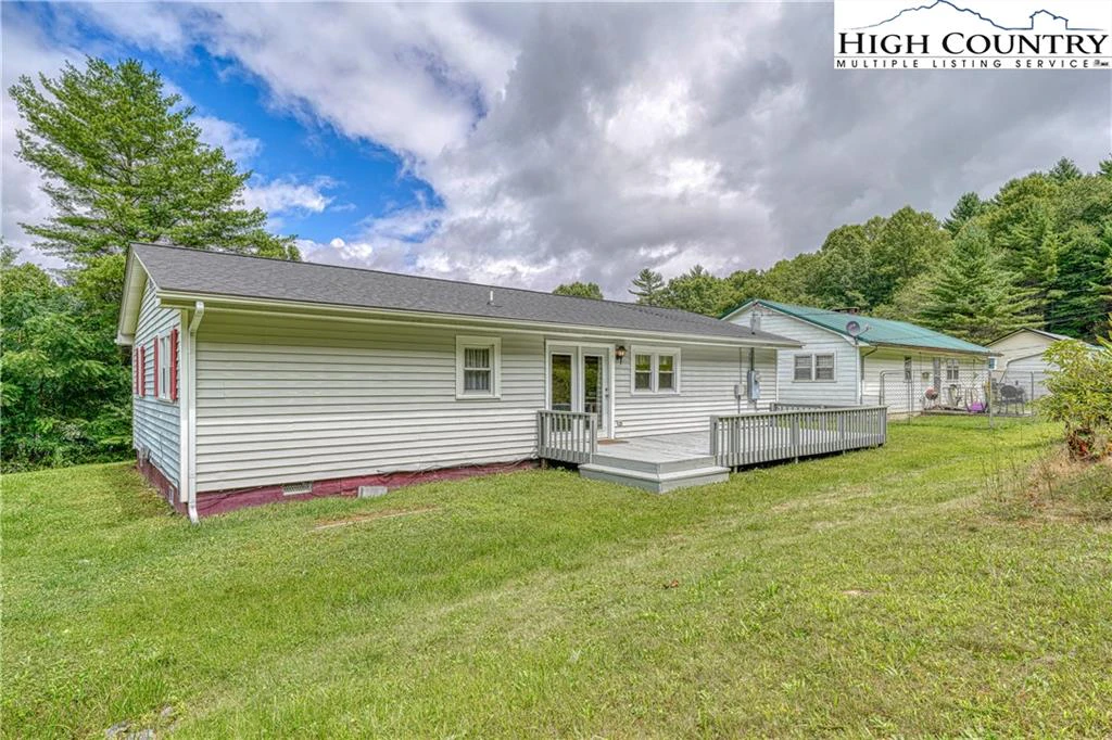 Image number 17 for the current listing