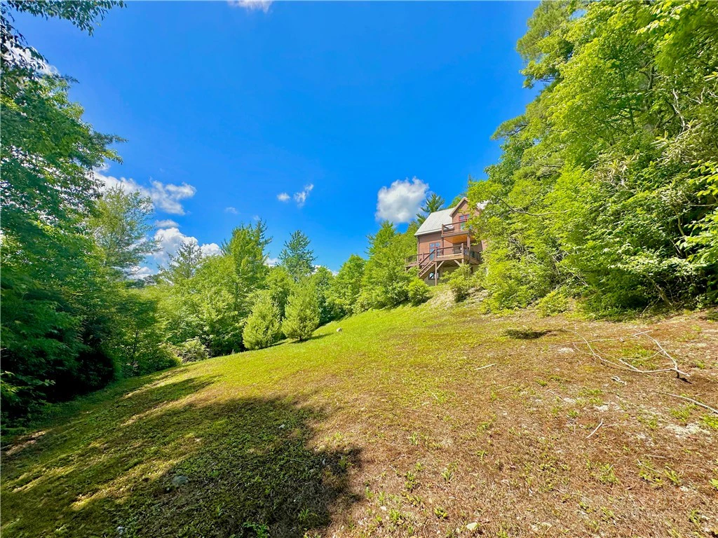 Image number 19 for the current listing
