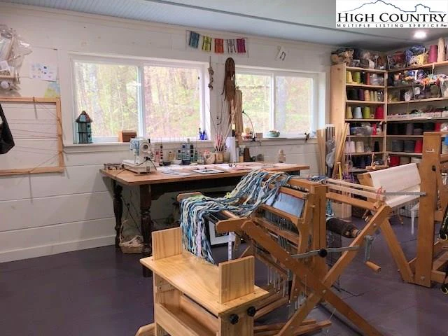Image number 9 for the current listing