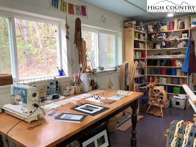 Image number 10 for the current listing
