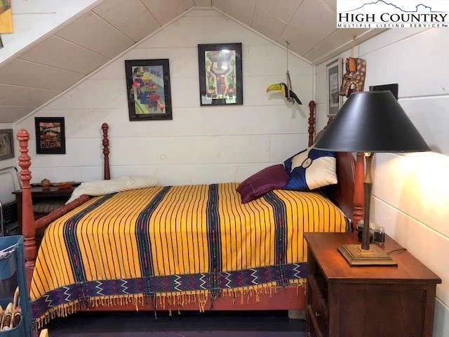 Image number 11 for the current listing