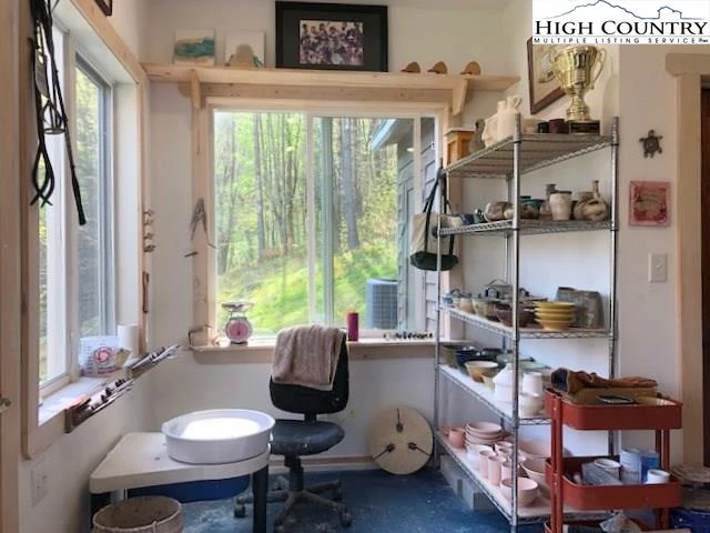 Image number 15 for the current listing